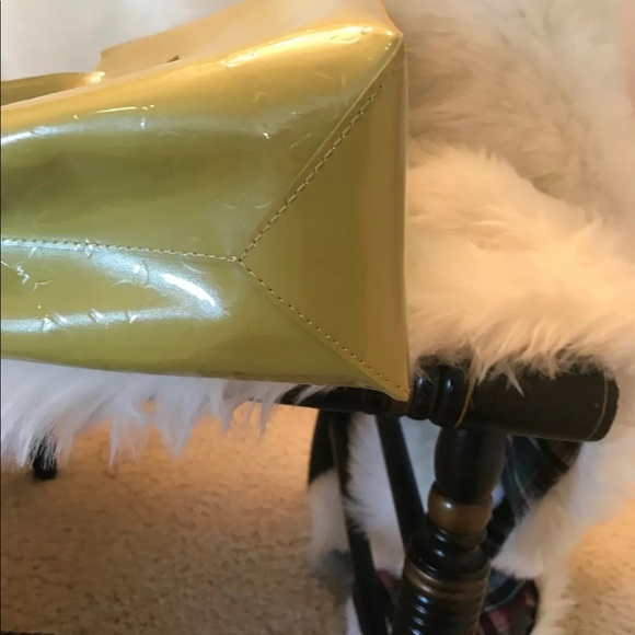 Louis Vuitton Wilshire. 9C120320F. Color is Vernis - Picture 4 of 8